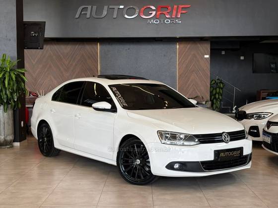 VOLKSWAGEN JETTA 2.0 TSI HIGHLINE 211CV GASOLINA 4P TIPTRONIC VOLKSWAGEN JETTA 2.0 TSI HIGHLINE 211CV GASOLINA 4P TIPTRONIC